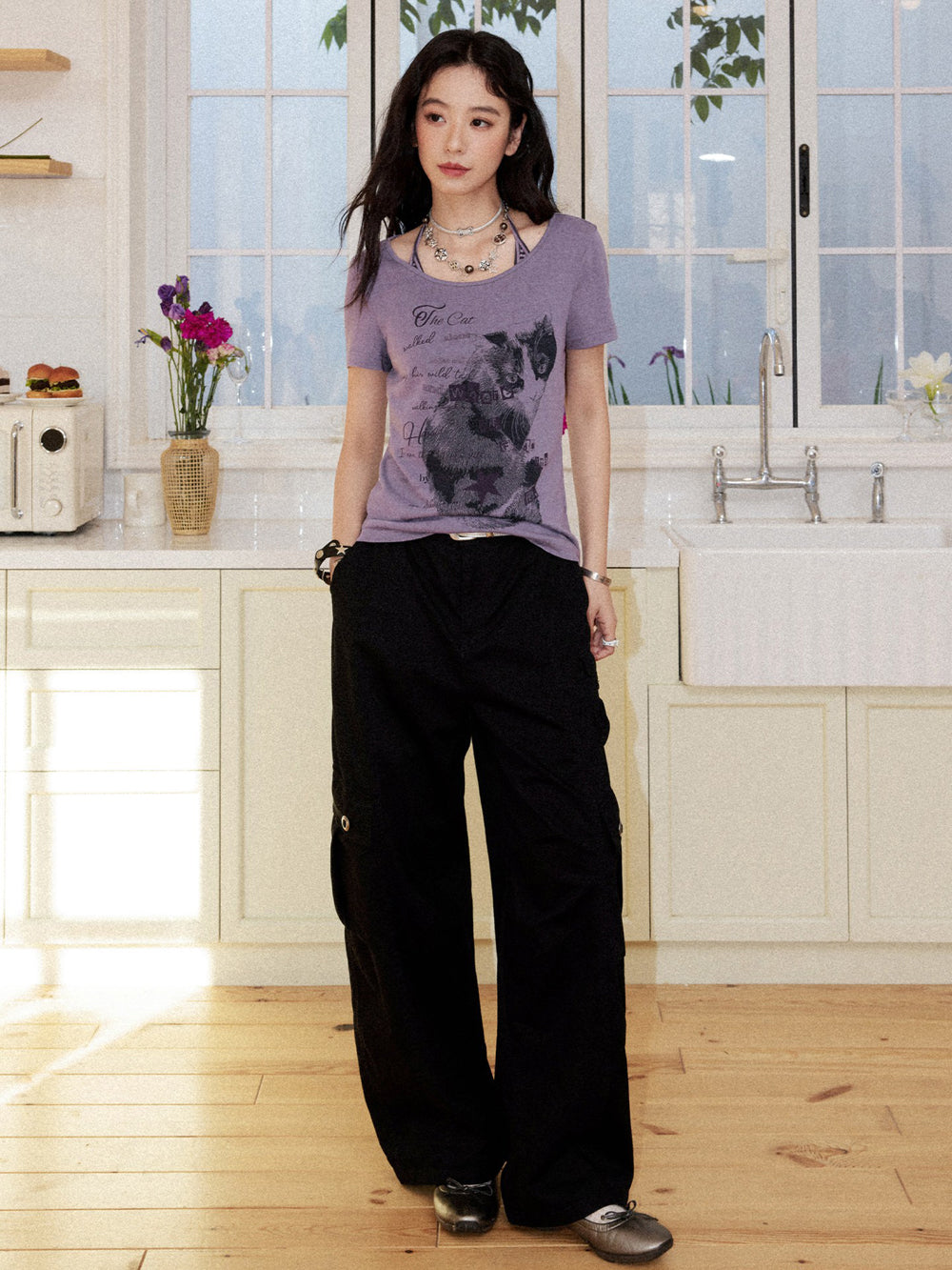 Vintage Cat Graphic Scoop Neck T-Shirt