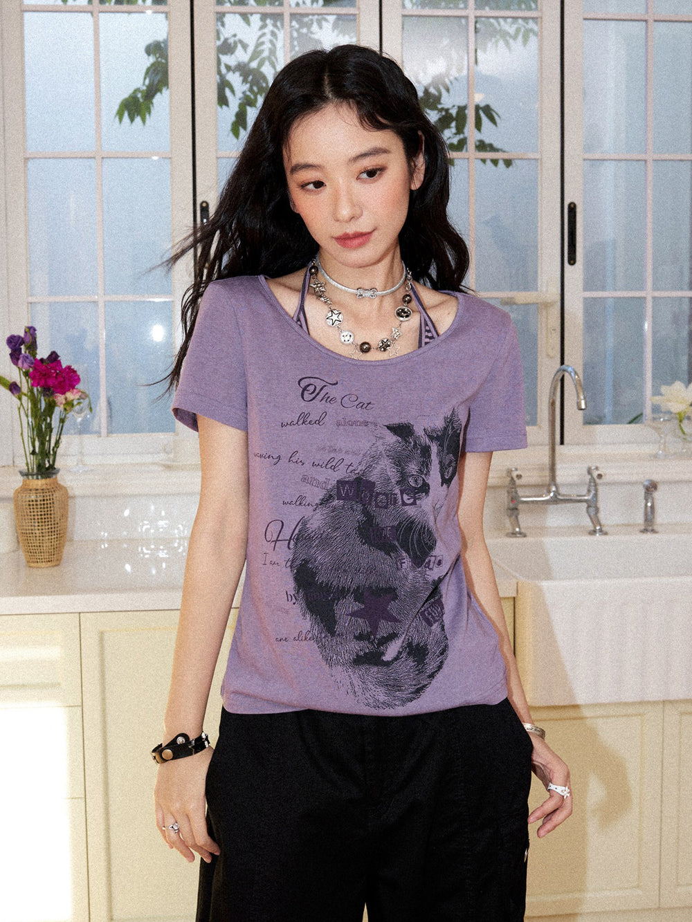 Vintage Cat Graphic Scoop Neck T-Shirt