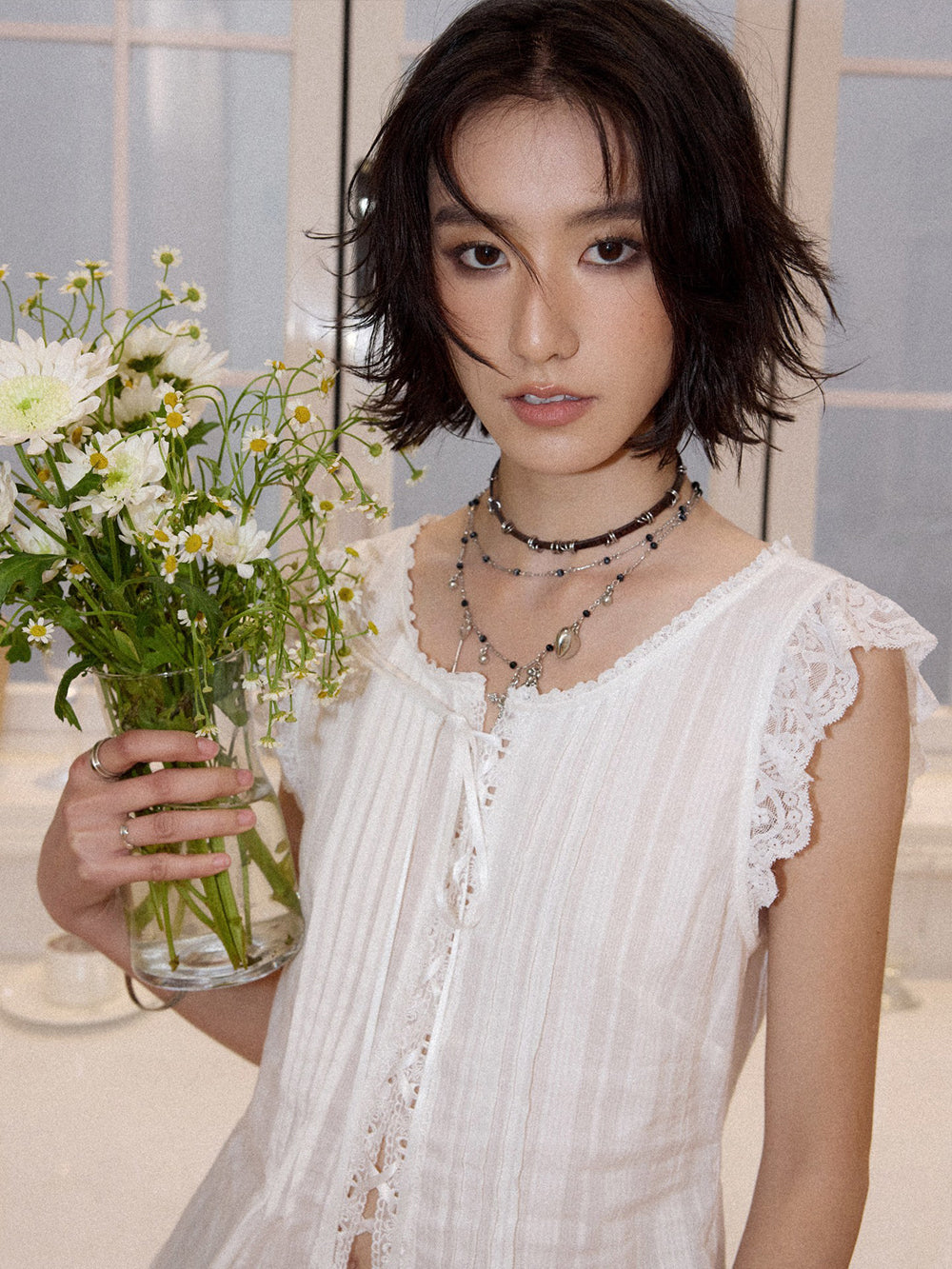 Lace Ruffle Sleeveless Blouse