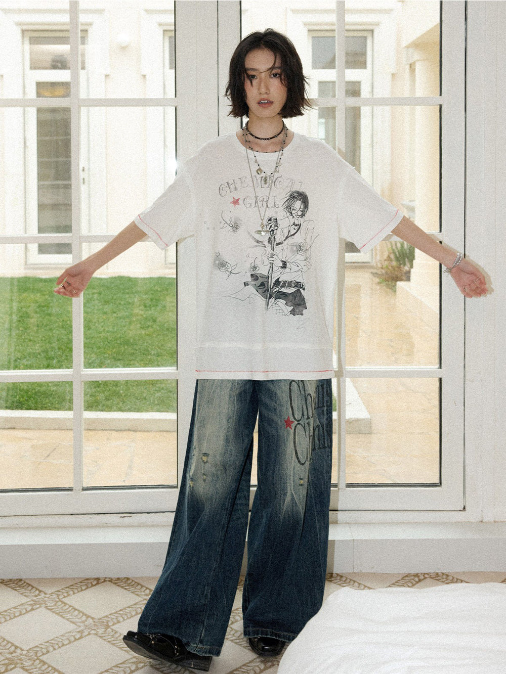 Rock Singer Rose Graphic Oversized T-Shirt