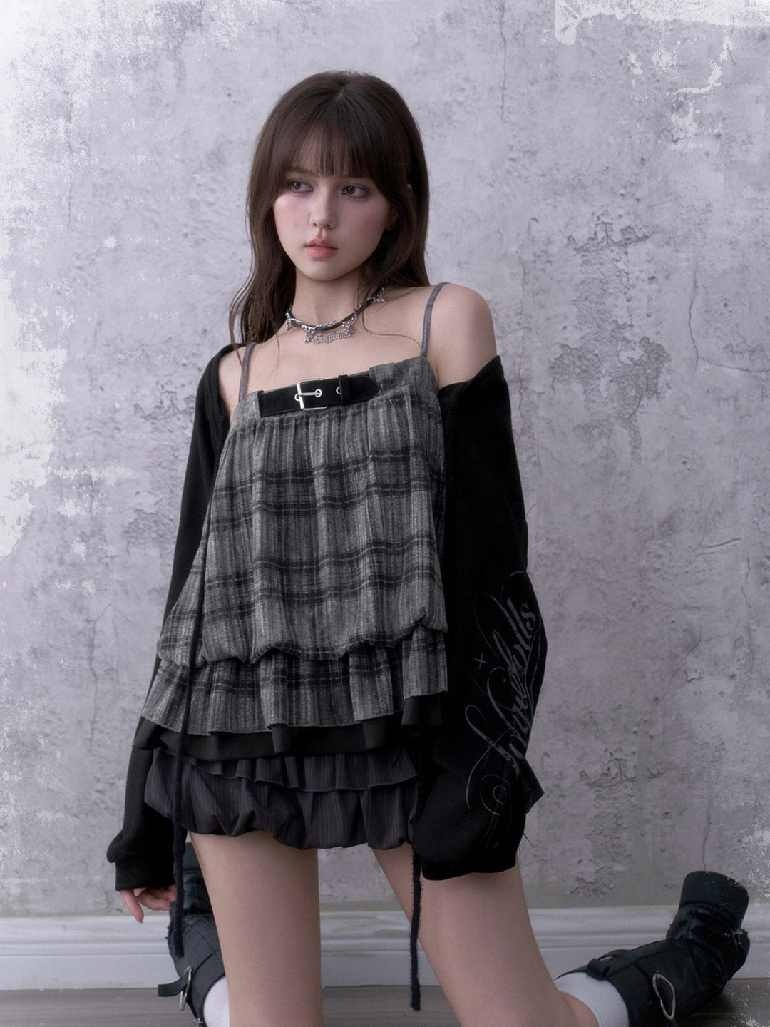 Grunge Graphic Sleeve Knit Shrug