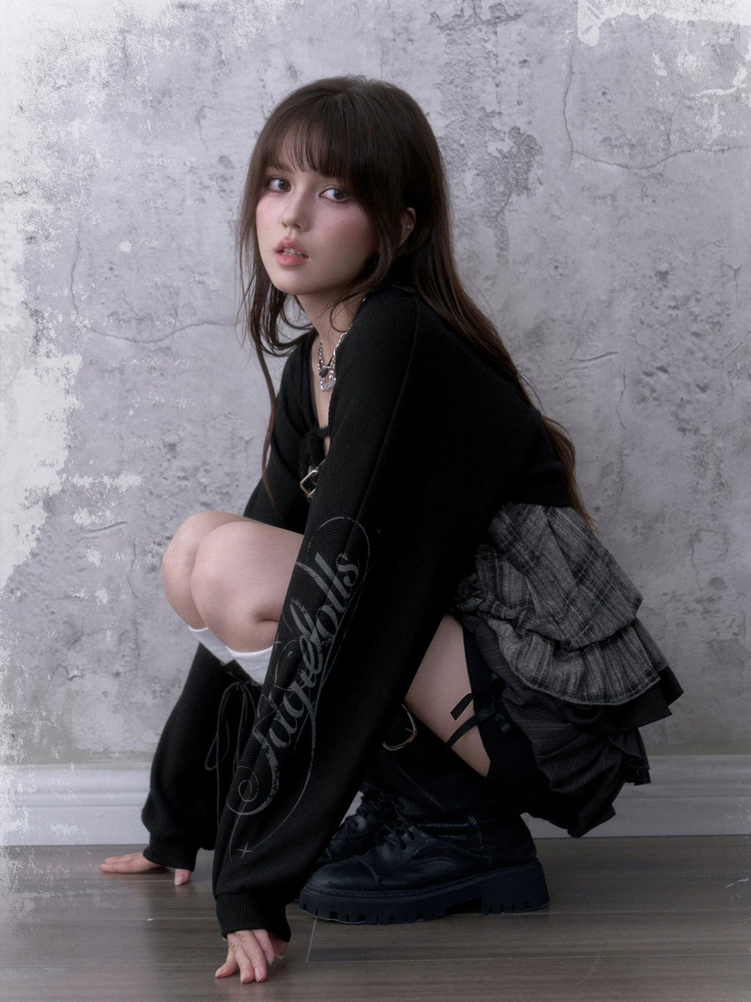 Grunge Graphic Sleeve Knit Shrug