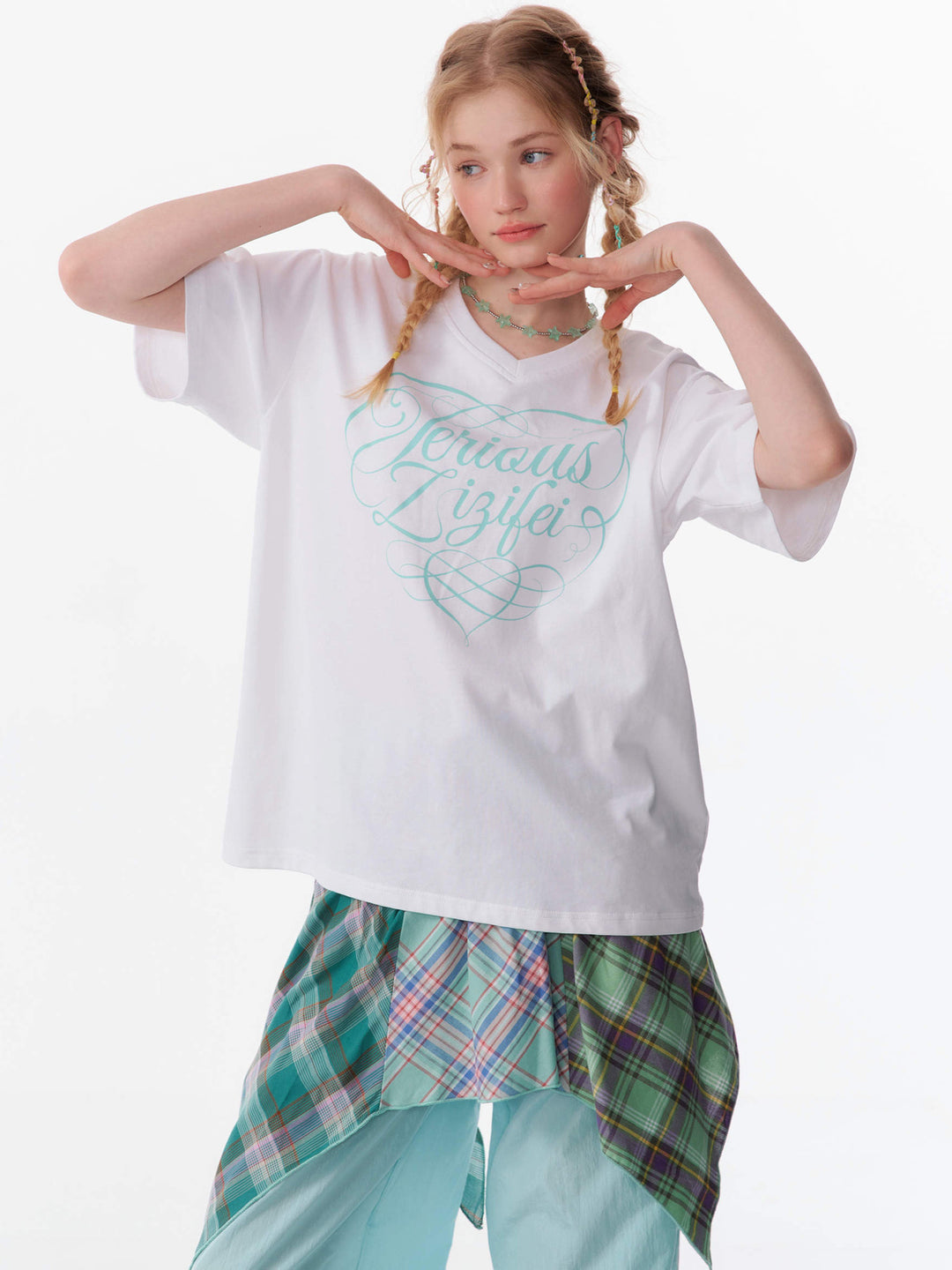 Y2K Script Graphic V-Neck T-Shirt