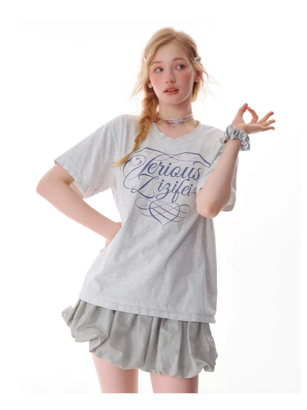 Y2K Script Graphic V-Neck T-Shirt