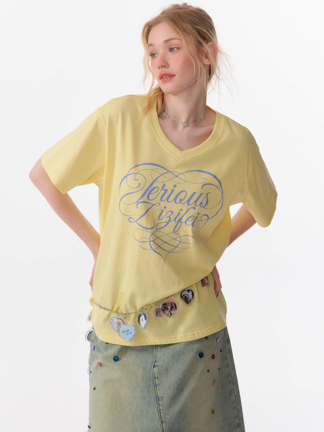 Y2K Script Graphic V-Neck T-Shirt