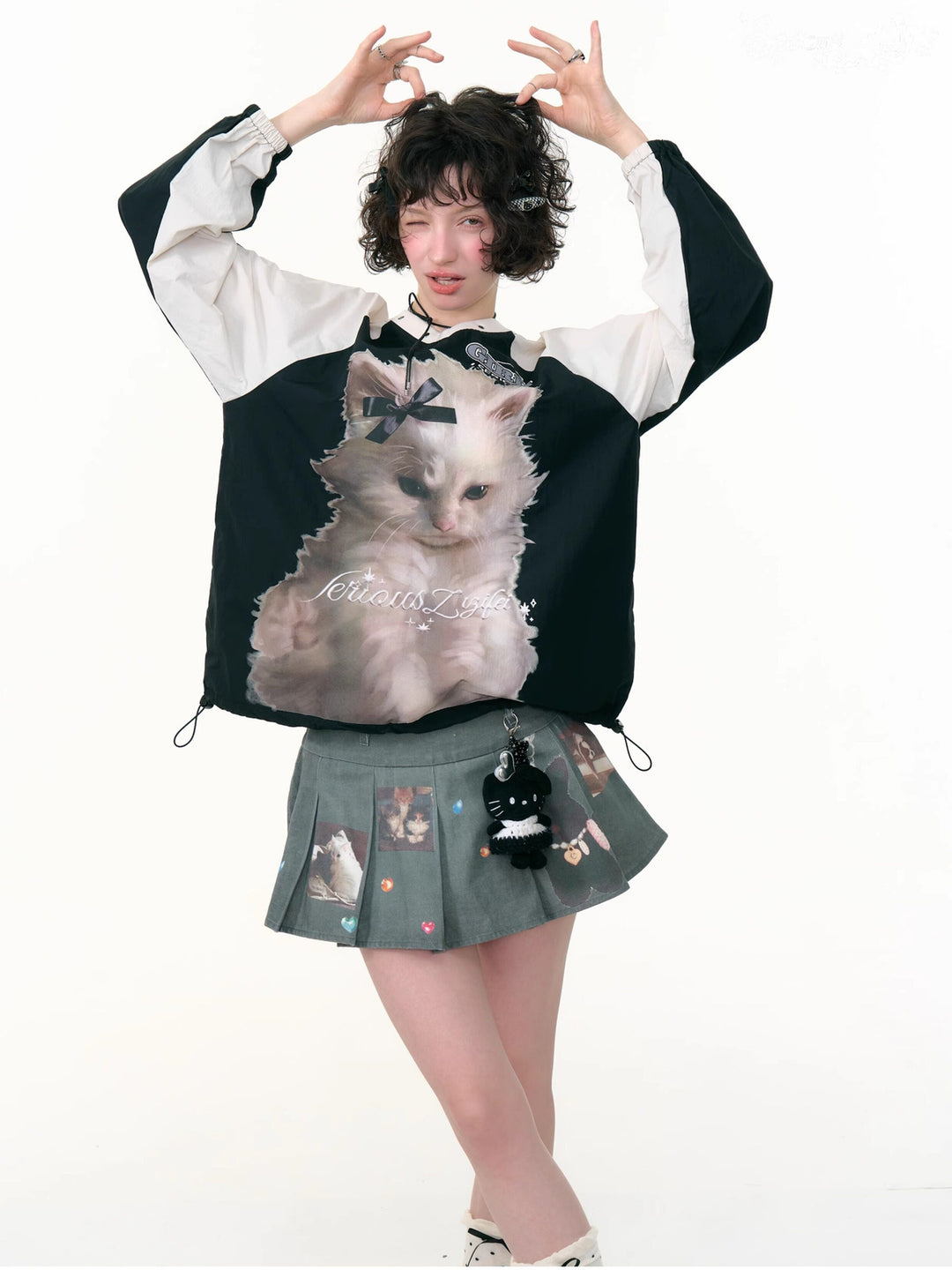 Blokette Cat Graphic V-Neck Sweatshirt