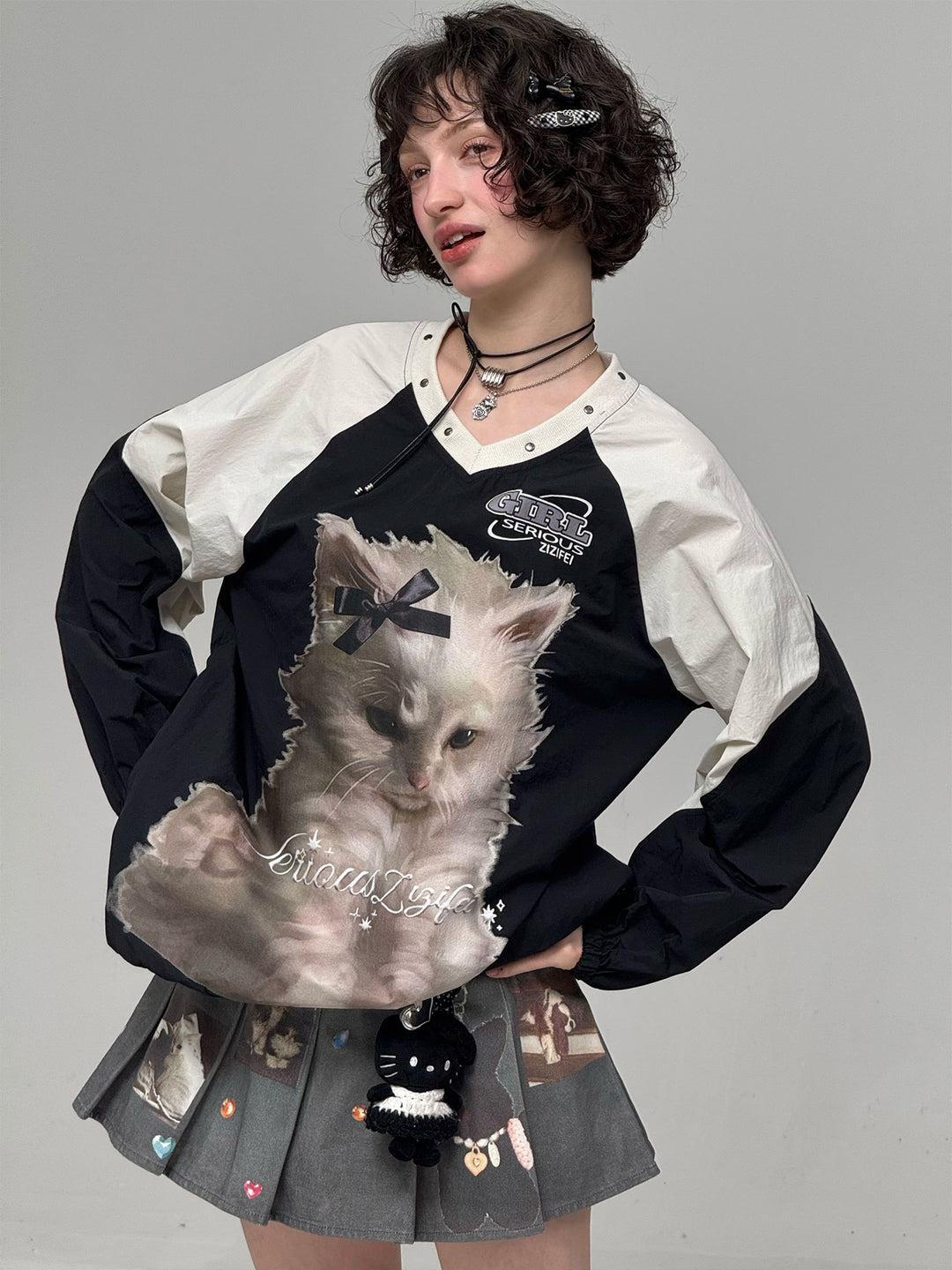 Blokette Cat Graphic V-Neck Sweatshirt