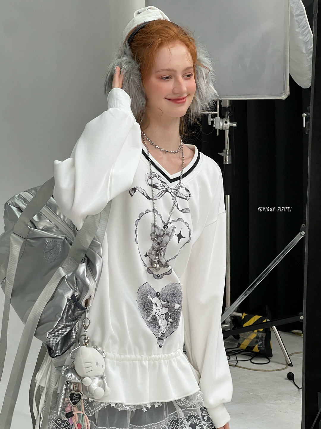 Rabbit Graphic Drawstring Sweatshirt