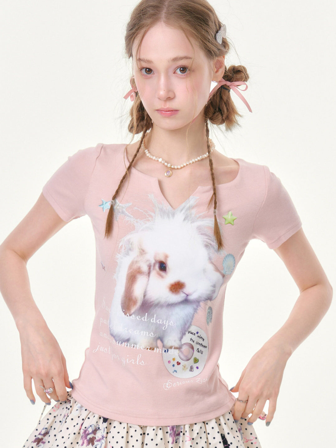 Kawaii Bunny Graphic V-Neck T-Shirt