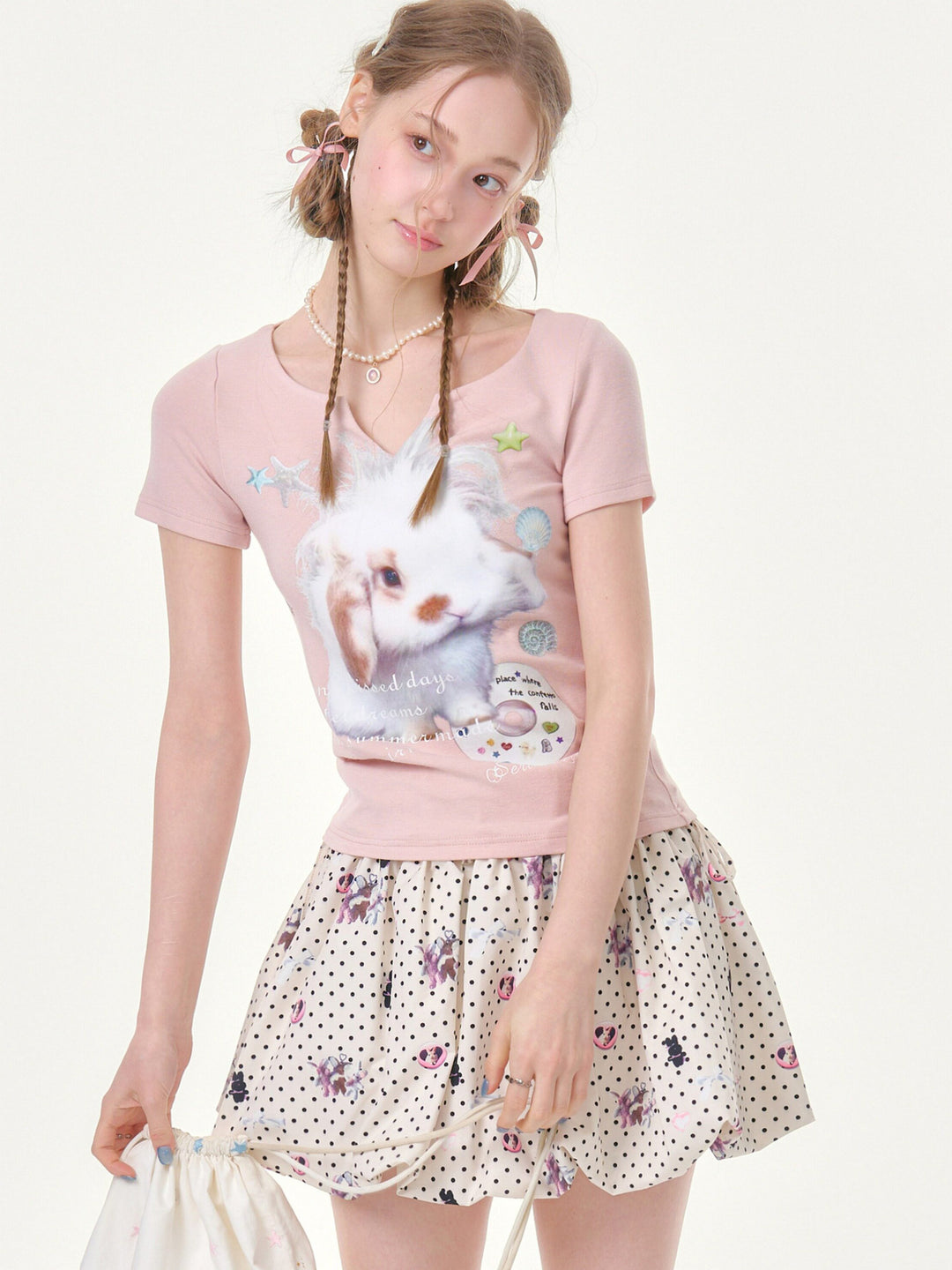 Kawaii Bunny Graphic V-Neck T-Shirt