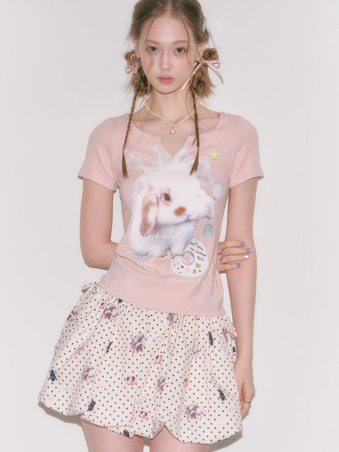 Kawaii Bunny Graphic V-Neck T-Shirt