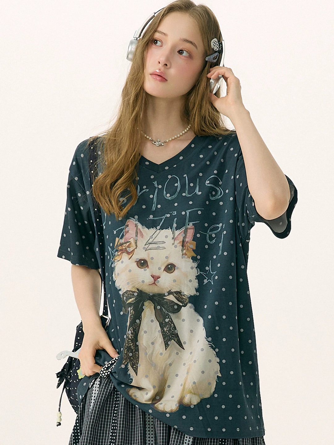 Polka Dot Cat Graphic V-Neck T-Shirt