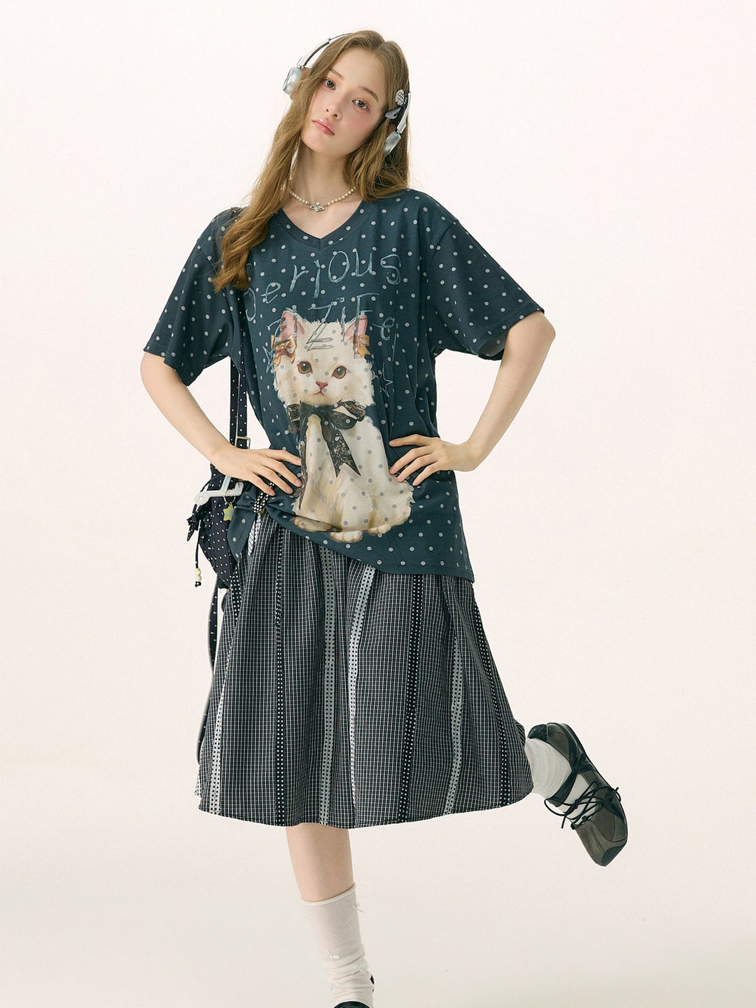 Polka Dot Cat Graphic V-Neck T-Shirt