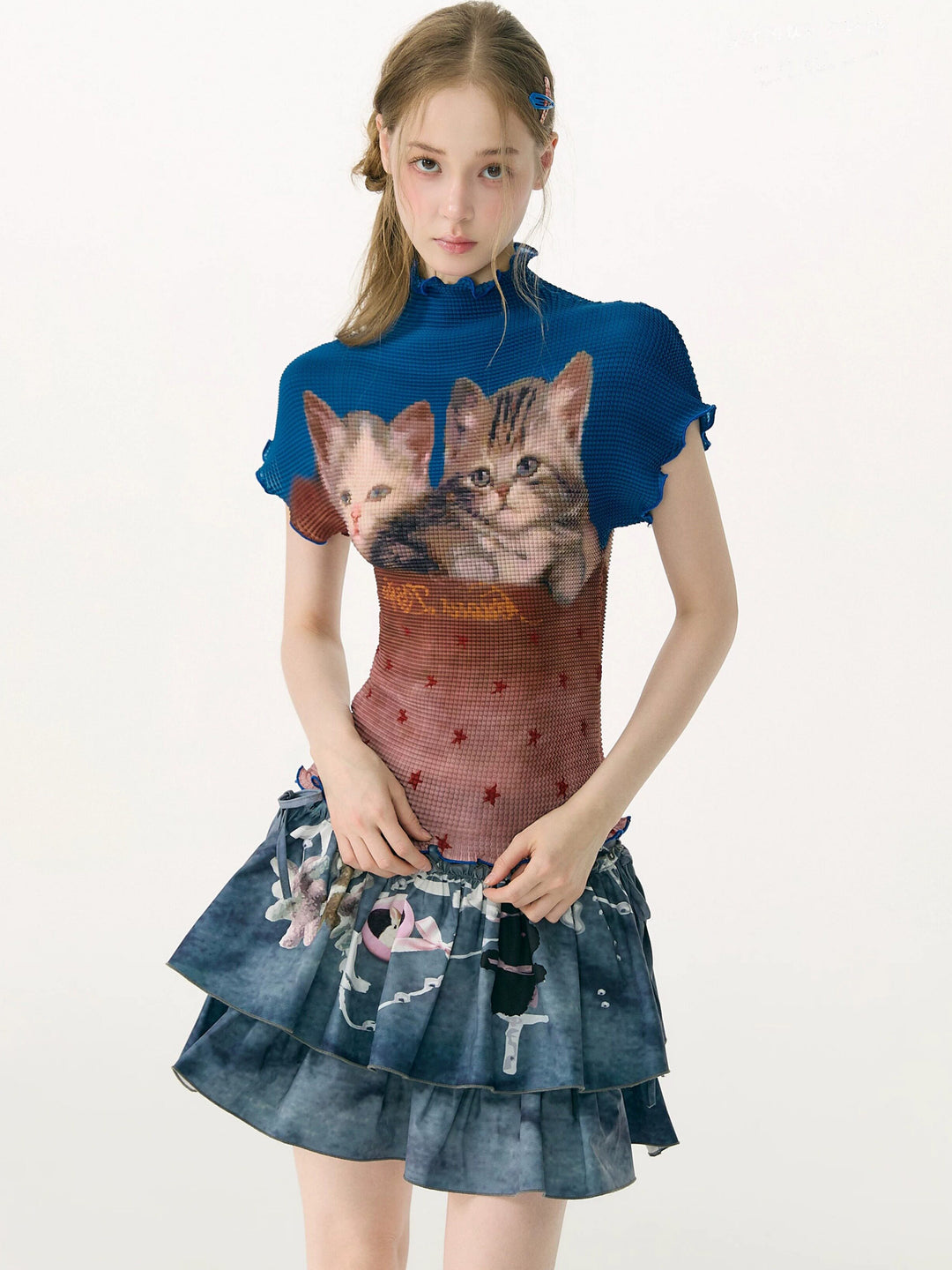 Pleated Cat Graphic T-Shirt