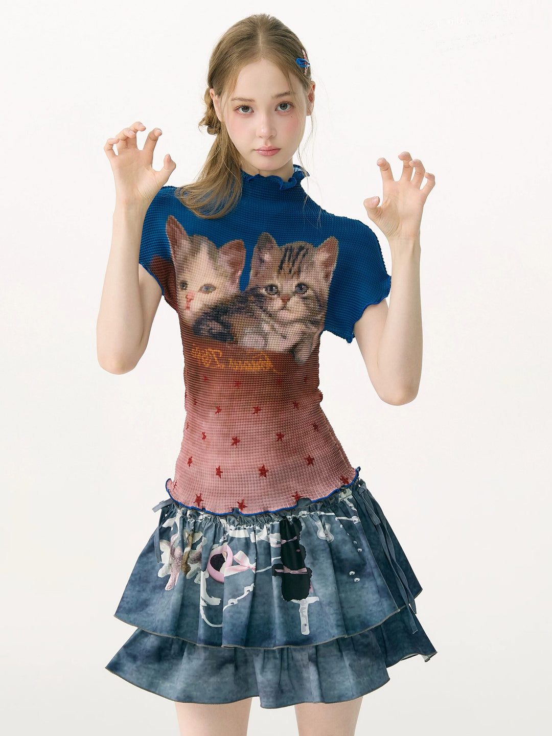Pleated Cat Graphic T-Shirt