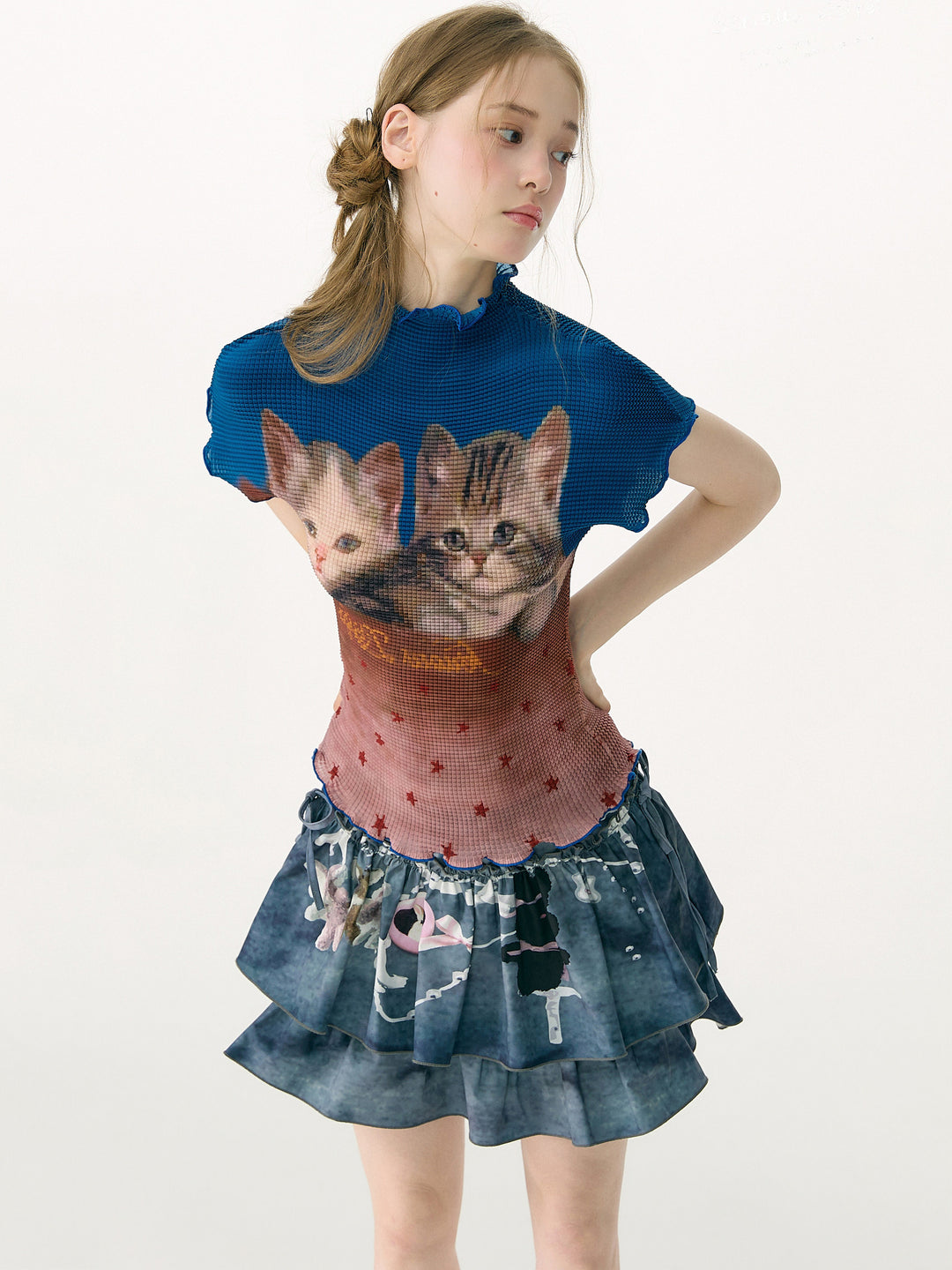 Pleated Cat Graphic T-Shirt