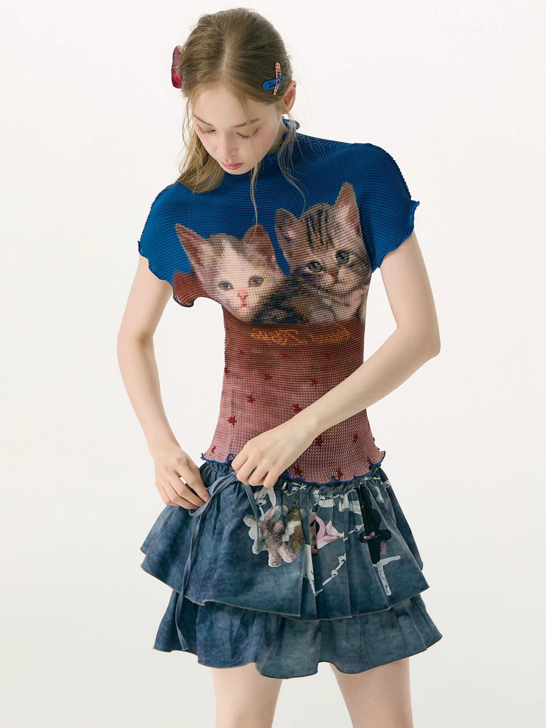 Pleated Cat Graphic T-Shirt