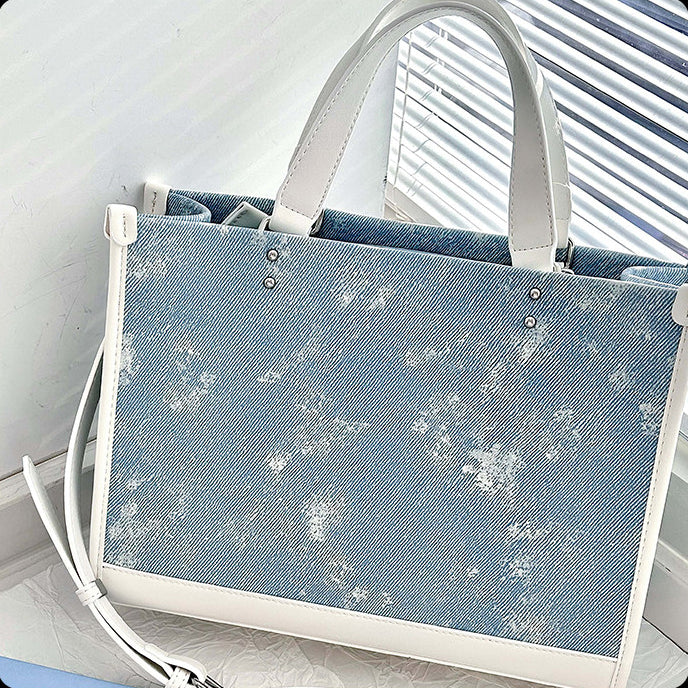 Heart Detail Ita Tote Bag with Removable Chain