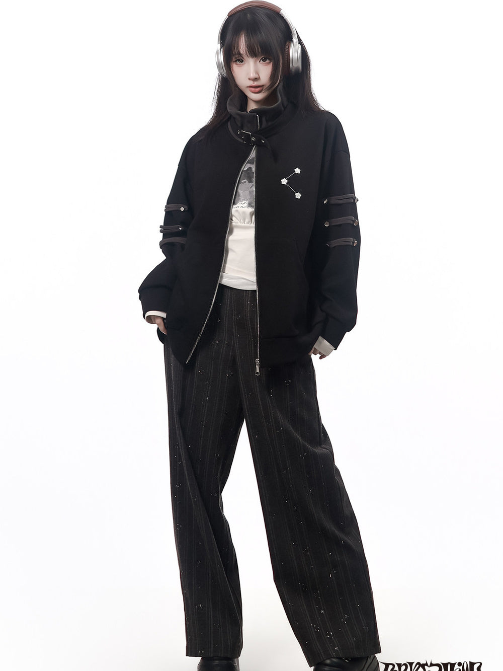 Bear Graphic Zip-Waist Long Sleeve Top
