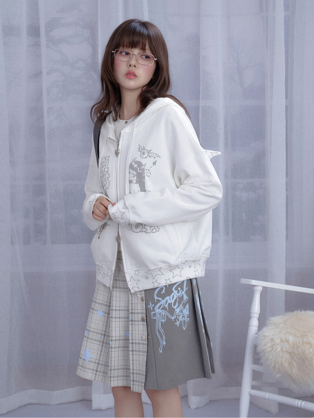 Y2K Anime Girl Graphic Oversized White Zip-Up Hoodie