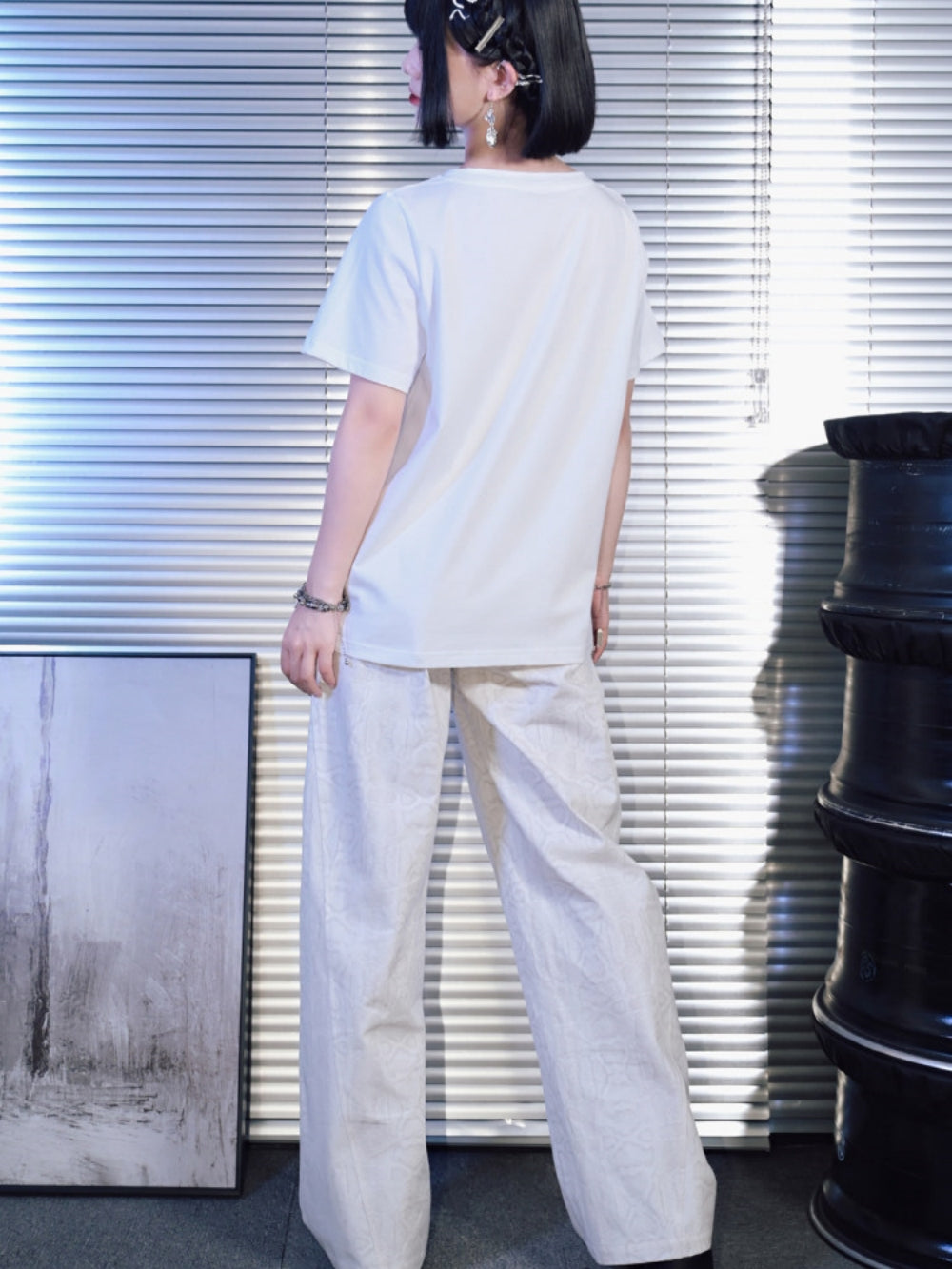 Snake Lily Graphic Chain Collar Tee