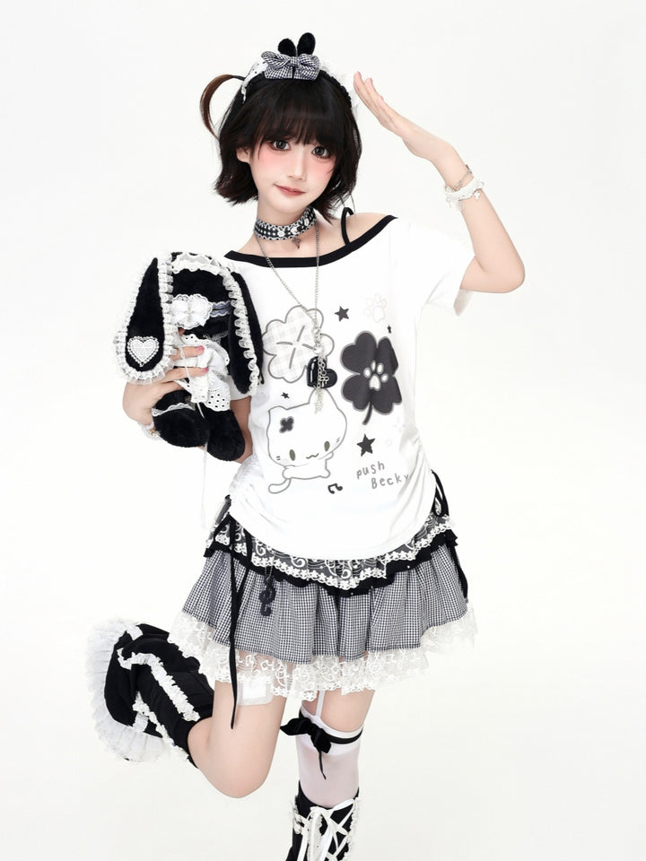 Asymmetric Clover Cartoon Graphic Baby Tee