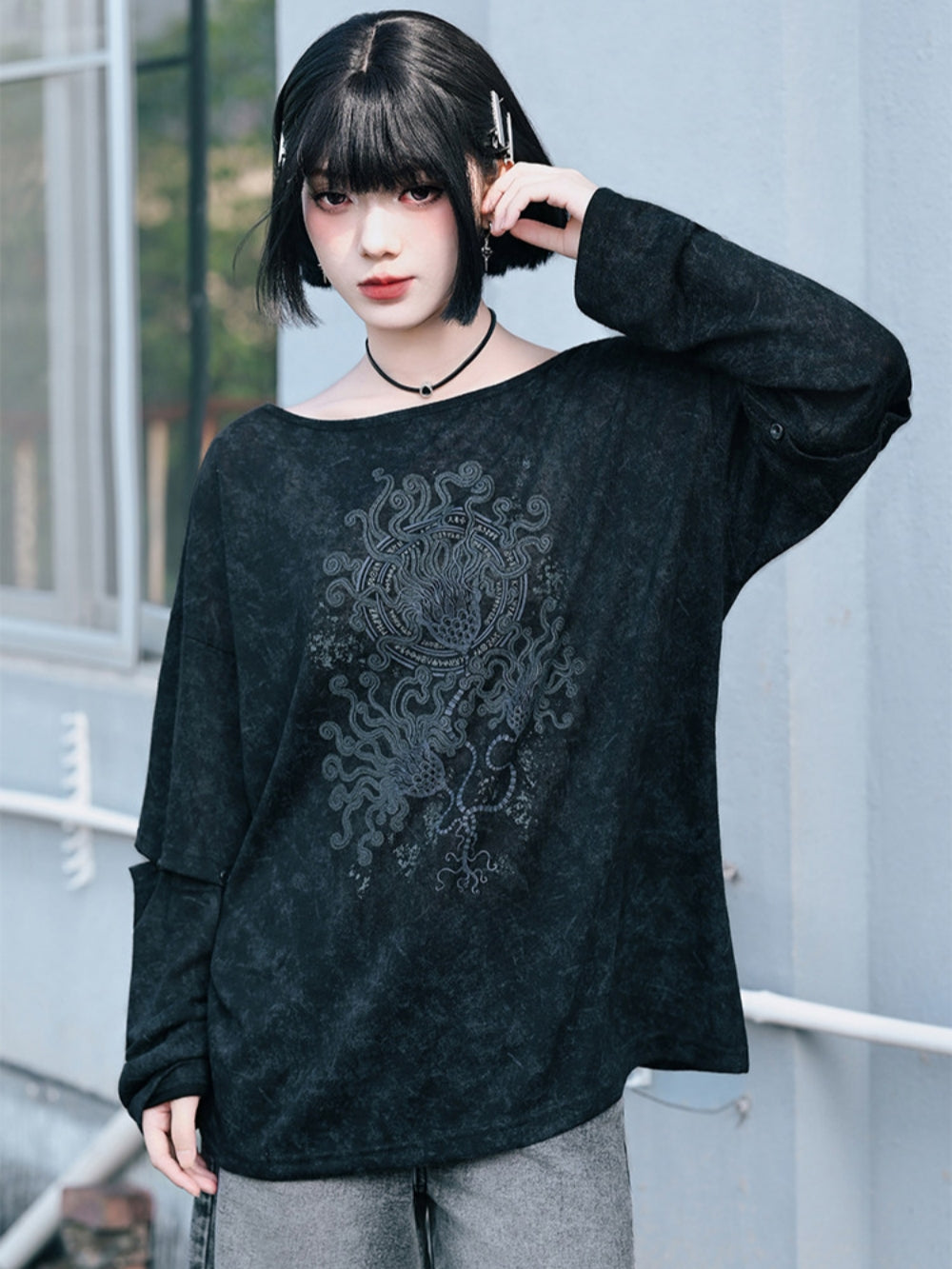 Distressed Graphic Detachable Sleeve Top