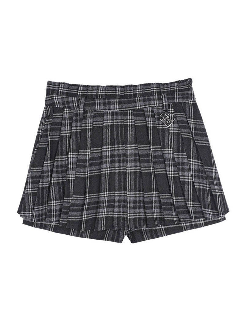 Black Plaid Heart Charm Pleated Skort