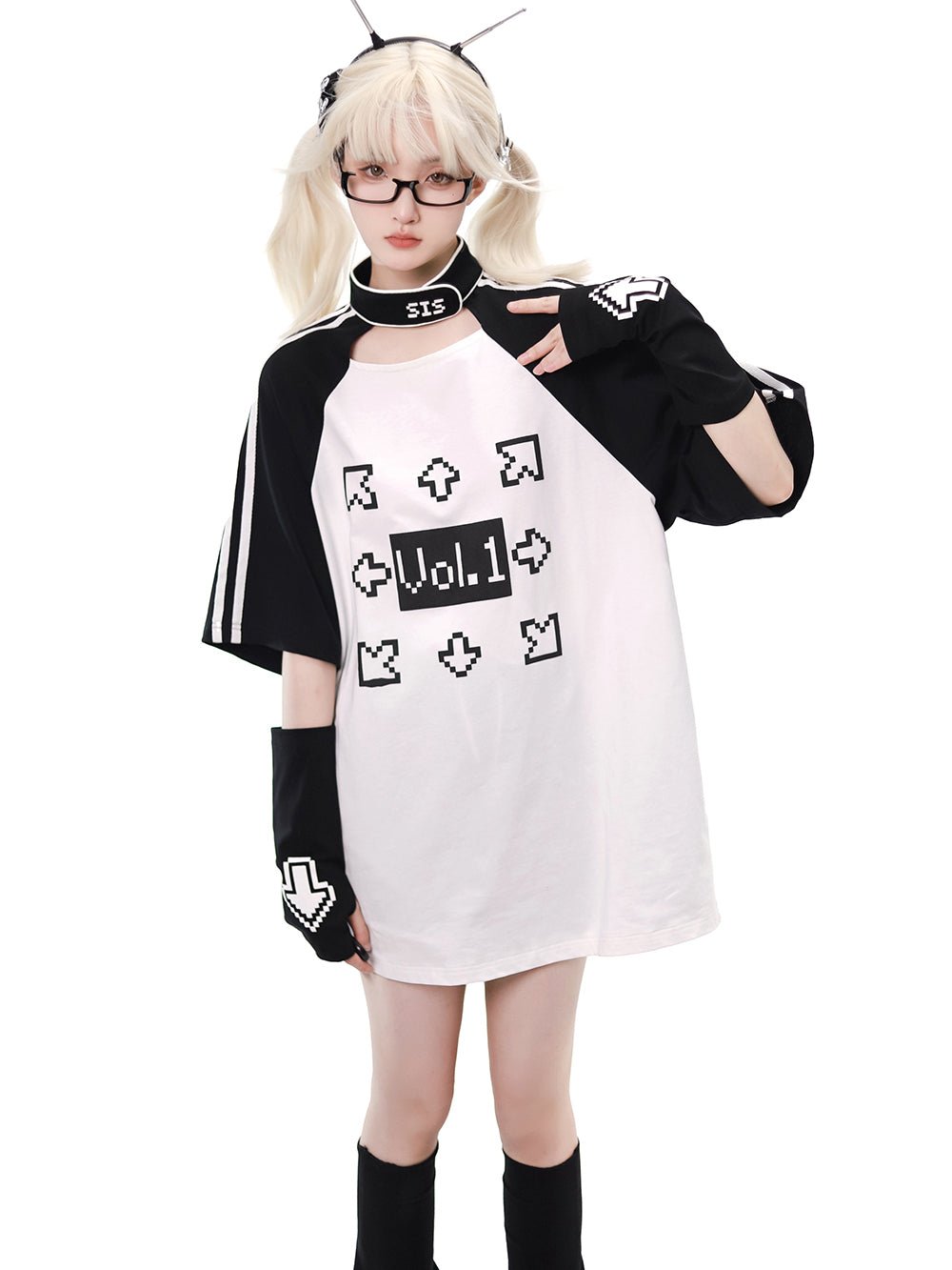 Pixel Arrow T Shirt Shorts